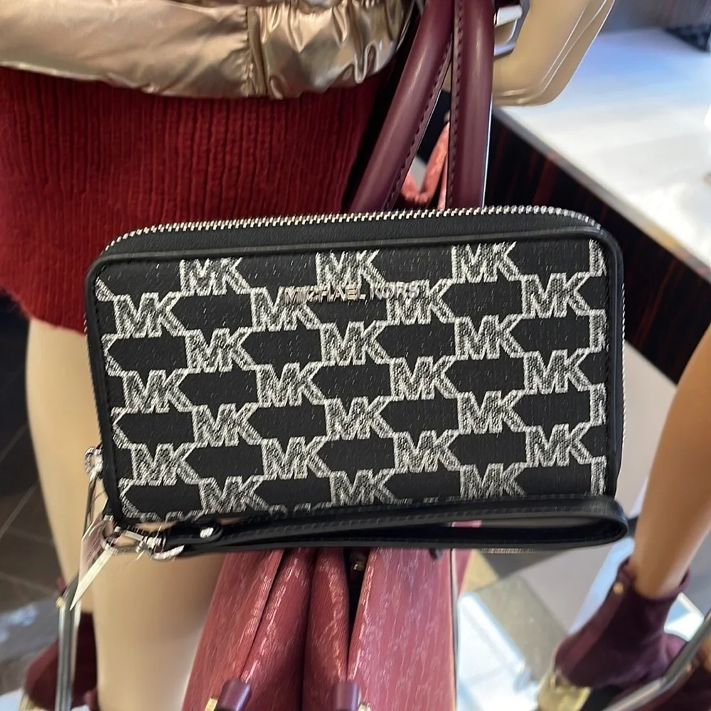 Michael Kors Jet Set Travel Large Phone Case Wristlet Wallet MK Black Multi